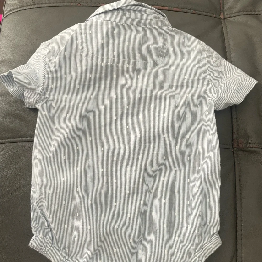 Tahari brand infant onesie and matching hat. New. Never worn. 3-6 months - Picture 3 of 7